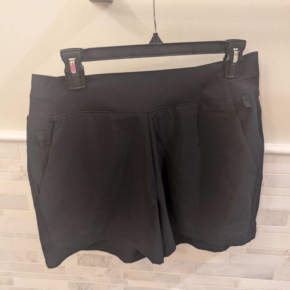 NWT Athleta Black Brooklyn Short